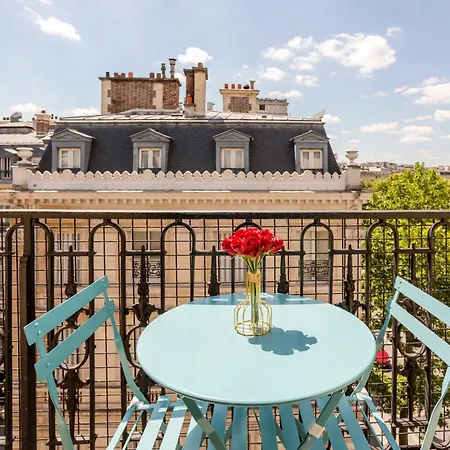 Merveil Family - Tilsitt - Eiffel Tower View Apartment Paris